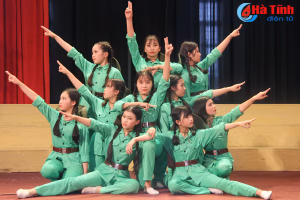 soi noi lien hoan chi huy doi gioi huyen nghi xuan