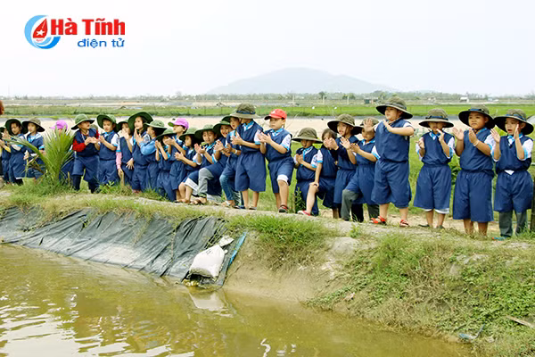 photo mot ngay lam nong tai edufarm tuong son