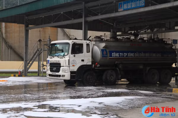 dien tap phuong an cuu hoa cuu nan tai tong kho xang dau vung ang