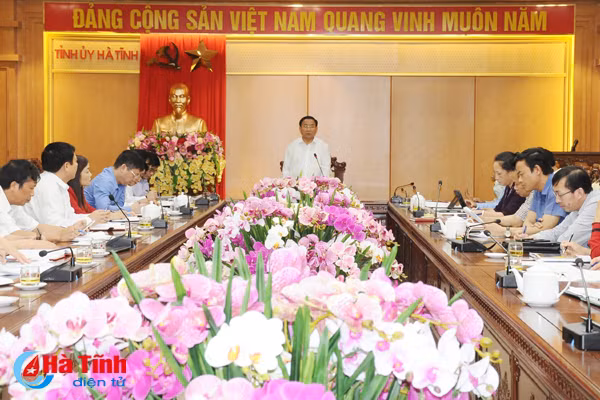 trach nhiem sang tao trong tham muu thuc hien cac nhiem vu chinh tri