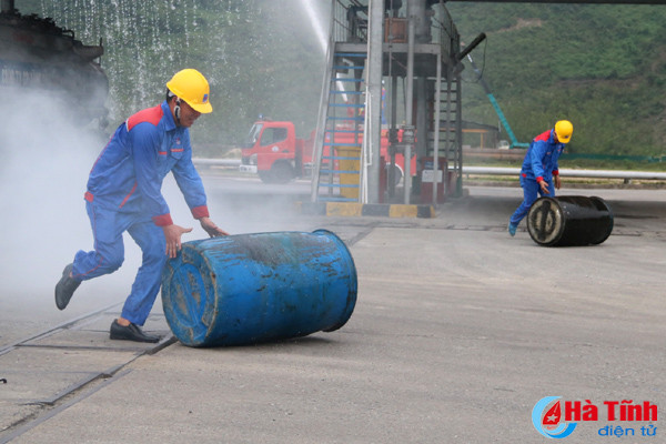 dien tap phuong an cuu hoa cuu nan tai tong kho xang dau vung ang