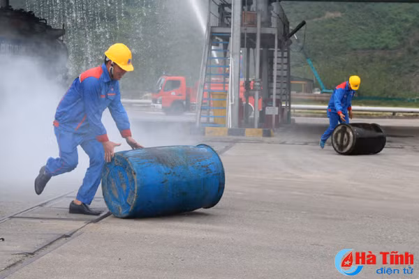 dien tap phuong an cuu hoa cuu nan tai tong kho xang dau vung ang