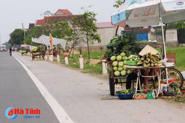 nghich ly gia rau nong dan ban 1 nguoi tieu dung mua 3