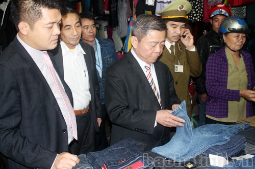 Quyết liệt xử lý hàng lậu, sản phẩm không rõ nguồn gốc ảnh 2