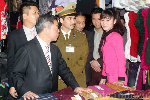 Quyết liệt xử lý hàng lậu, sản phẩm không rõ nguồn gốc ảnh 3