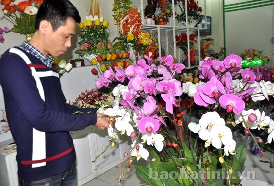Mốt chơi hoa giả ngày Tết "lên ngôi" ảnh 3
