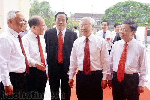 Phát triển nhanh, bền vững gắn với nâng cao đời sống nhân dân ảnh 1