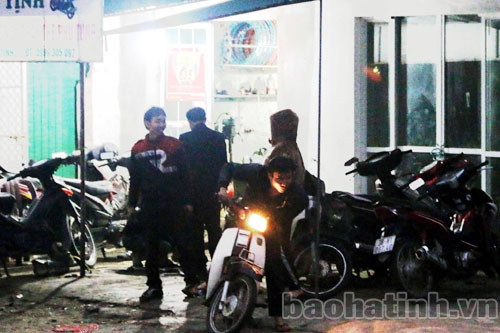 Dịch vụ chăm sóc làm đẹp ô tô, xe máy "đắt khách" dịp Tết ảnh 2