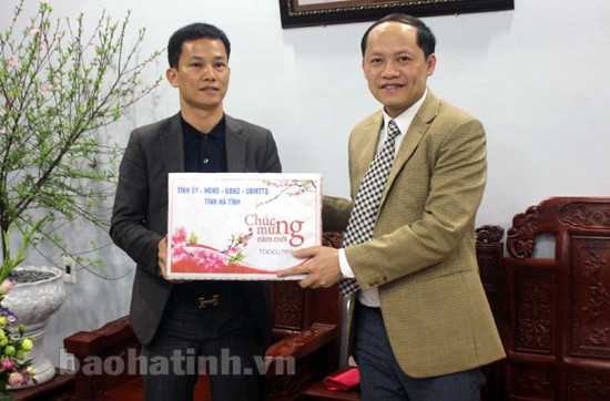 Lãnh đạo tỉnh chúc tết các cơ quan, đơn vị đêm giao thừa Ất Mùi ảnh 6