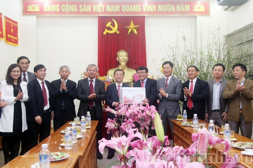 Lãnh đạo tỉnh chúc Tết các đơn vị trong đêm giao thừa Ất Mùi ảnh 8