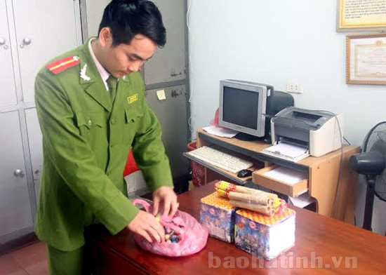 Công an Nghi Xuân: 3 ngày bắt 4 vụ tàng trữ pháo trái phép ảnh 1