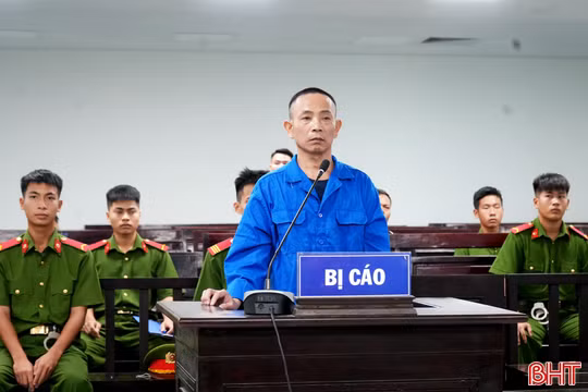 Mâu thuẫn trong góp trả tiền hát karaoke, đâm bạn đứt động mạch cổ