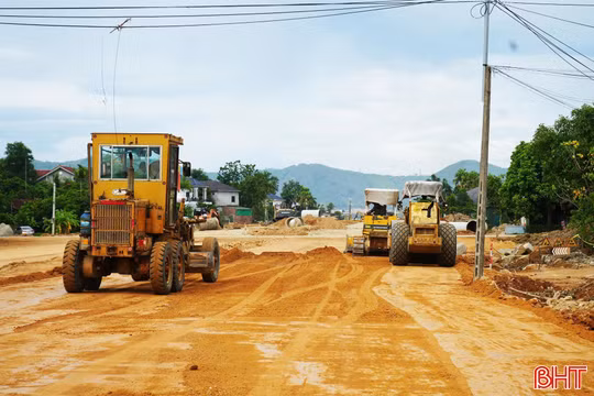 Tăng tốc thi công các tuyến giao thông trọng điểm ở đô thị trung tâm