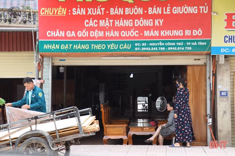Chưa hết thời gian giãn cách xã hội, nhiều cơ sở kinh doanh ở TP Hà Tĩnh đã mở cửa