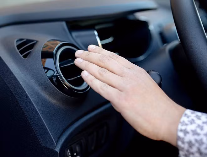 Cách khắc phục kính lái và gương mờ lái xe nên biết