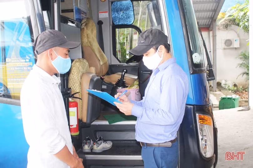 Khôi phục sản xuất, không chủ quan, buông lỏng phòng chống dịch