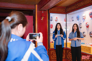 Từ “nghe - chép” đến trải nghiệm - sinh động hóa môn Lịch sử