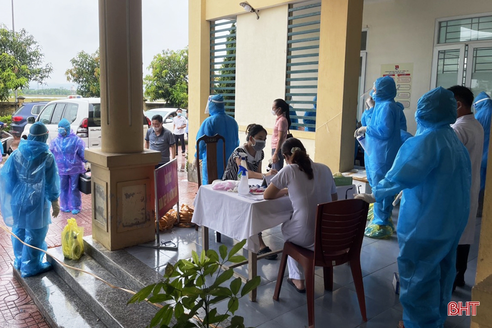 Hà Tĩnh quyết liệt “chiến đấu” với virus SARS-CoV-2 siêu lây nhiễm ảnh 10 Hà Tĩnh quyết liệt “chiến đấu” với virus SARS-CoV-2 siêu lây nhiễm