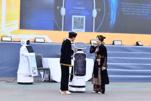 Robot GenAI hỗ trợ phân luồng và tra cứu thủ tục tại bộ phận một cửa