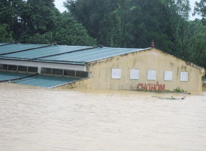 Chợ Hôm (Phương Mỹ - Hương Khê) chỉ còn mỗi nóc