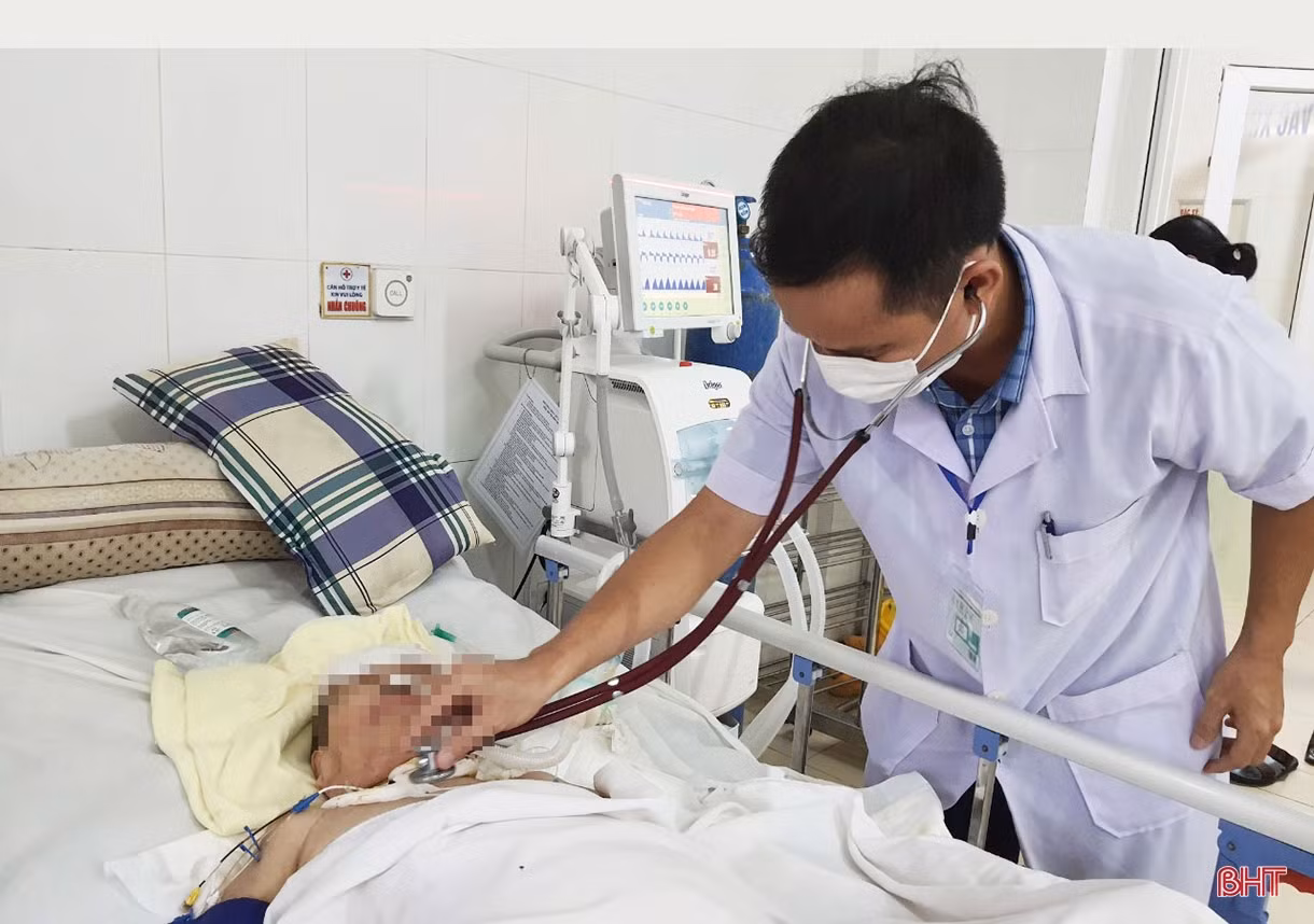 Bác sỹ rời cơ sở y tế công và thách thức về bài toán nhân lực (Bài 1): Chuyện những người chấp nhận mất biên chế