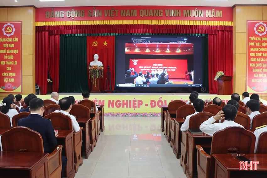 Toàn cảnh hội nghị tại điểm cầu Hà Tĩnh. bqbht_br_1430.jpg