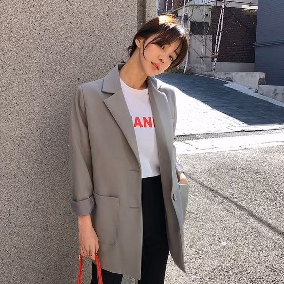 Gợi ý những bộ trang phục mặc đẹp cho chị em công sở