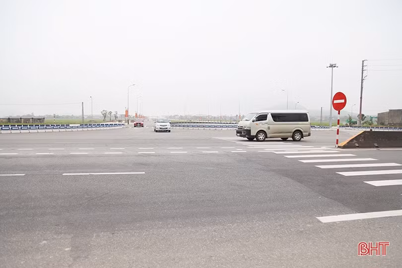 Tiềm ẩn tai nạn tại nút giao vào trung tâm hành chính huyện Kỳ Anh