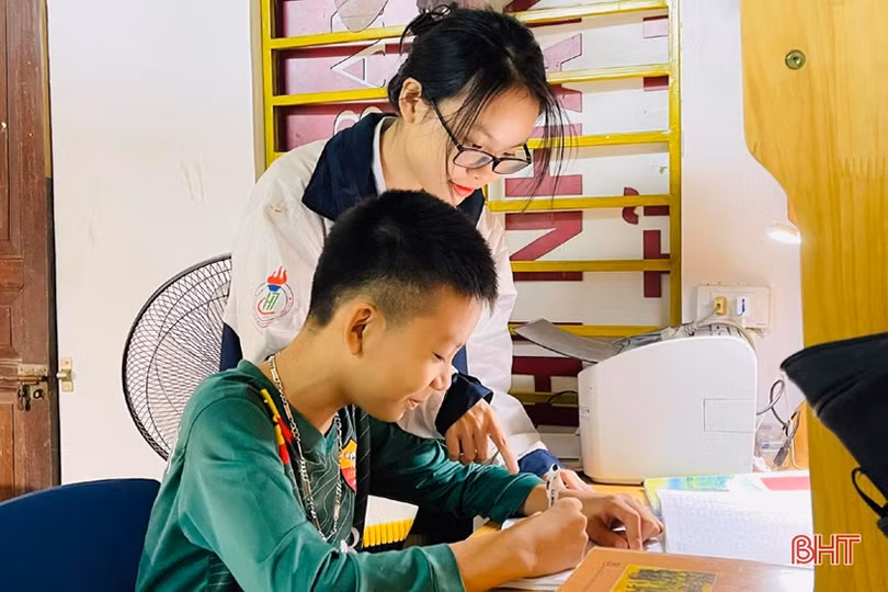 Bộ sưu tập giải quốc gia đáng nể của nữ sinh chuyên Anh ở Hà Tĩnh