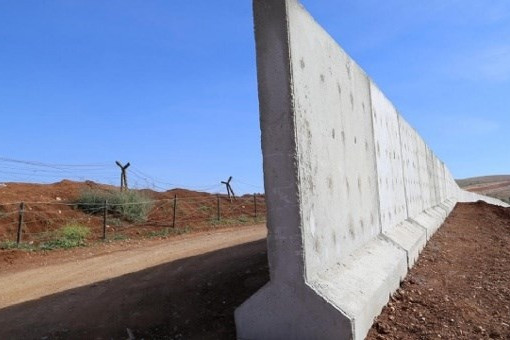 Iraq xây tường dọc biên giới với Syria nhằm ngăn chặn các phần tử IS hình ảnh 1 Iraq xây tường dọc biên giới với Syria nhằm ngăn chặn các phần tử IS