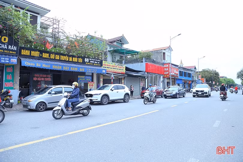 TP Hà Tĩnh ra quân tháo dỡ công trình vi phạm trên tuyến đường Nguyễn Công Trứ