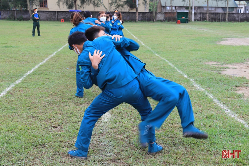 Xem “chiến sỹ sao vuông” Nghi Xuân biểu diễn võ thuật đối kháng