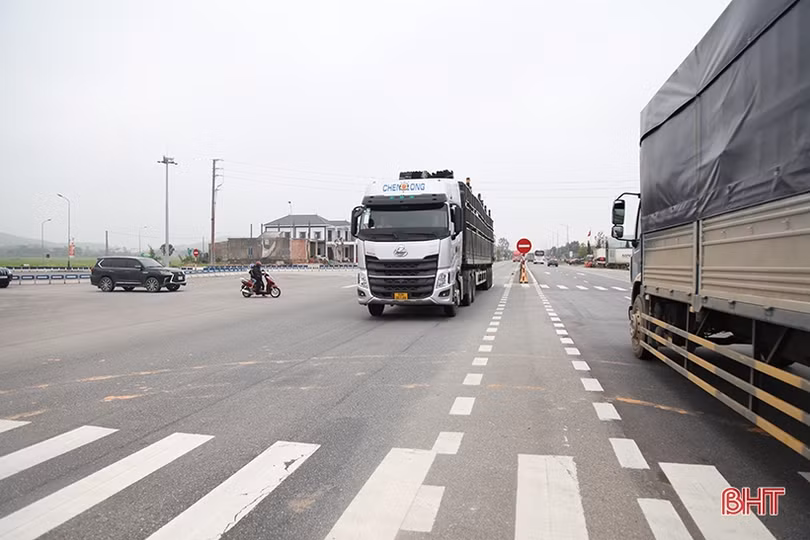 Tiềm ẩn tai nạn tại nút giao vào trung tâm hành chính huyện Kỳ Anh