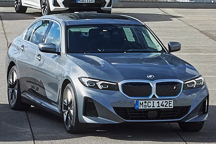 Xe điện BMW IX 2022 bất ngờ xuất hiện tại Việt Nam ảnh 13 Xe điện BMW IX 2022 bất ngờ xuất hiện tại Việt Nam