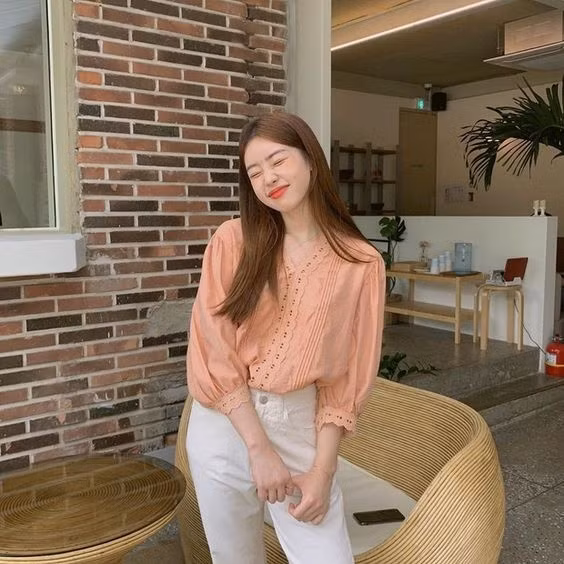 Gợi ý những bộ trang phục mặc đẹp cho chị em công sở