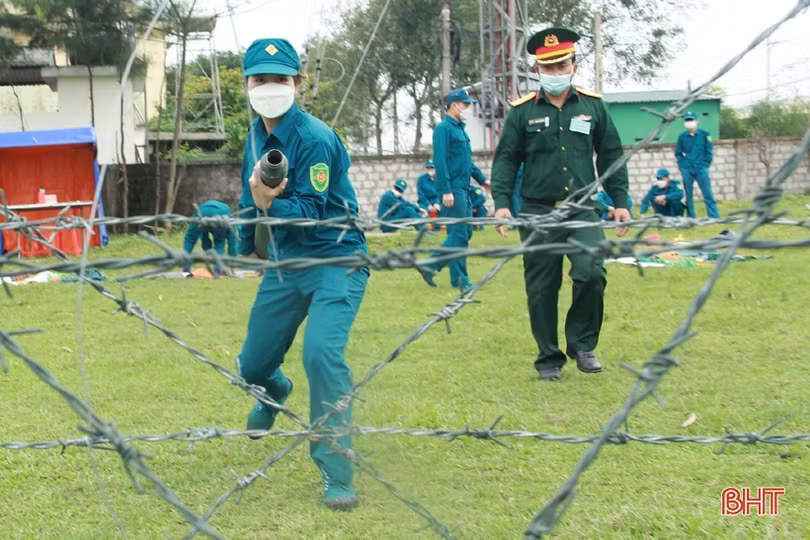 Xem “chiến sỹ sao vuông” Nghi Xuân biểu diễn võ thuật đối kháng