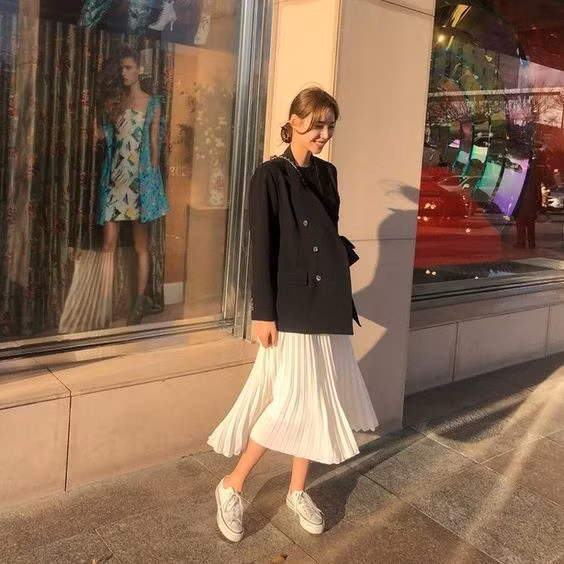 Gợi ý những bộ trang phục mặc đẹp cho chị em công sở