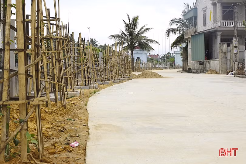 Bà con lương - giáo chung sức xây dựng khu dân cư NTM kiểu mẫu ở Can Lộc