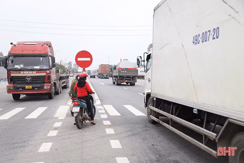 Tiềm ẩn tai nạn tại nút giao vào trung tâm hành chính huyện Kỳ Anh