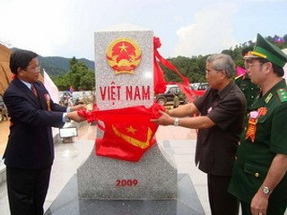 Lễ khánh thành cột mốc biên giới số 476 tại cửa khẩu quốc tế Cầu Treo -Nậm Pao