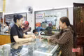Giá vàng “lao dốc”: Nhà đầu tư lo lỗ, người dân thận trọng chờ