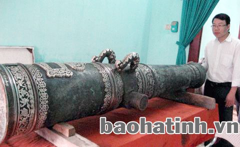 Khẩu thứ nhất...