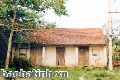 Ngôi nhà gia đình cụ Đậu Thị Thư từng sống nhiều năm ở đây nay là nhà lưu niệm liệt sỹ Nguyễn Thị Minh Khai