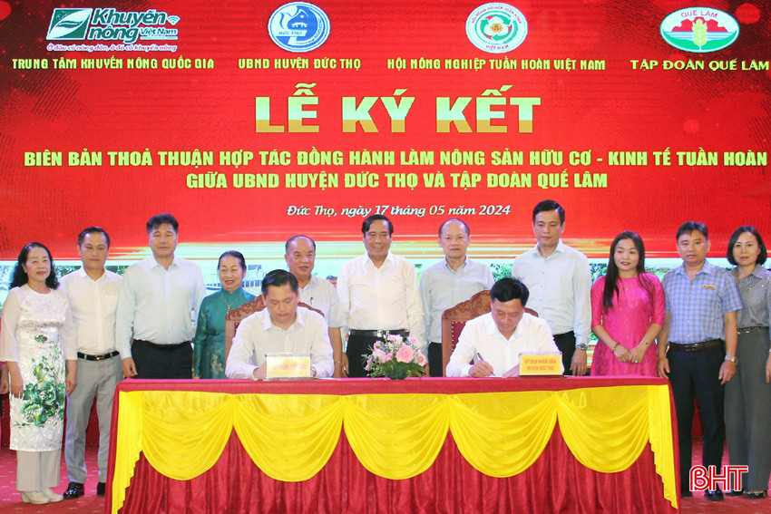 lãnh đạo huyện Đức Thọ và Công ty CP Tập đoàn Quế Lâm ký kết thỏa thuận hợp tác. IMG_6552.JPG