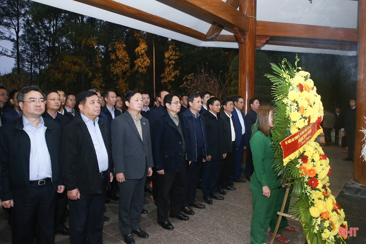 Thủ tướng Chính phủ dâng hương tại Khu di tích Ngã ba Đồng Lộc