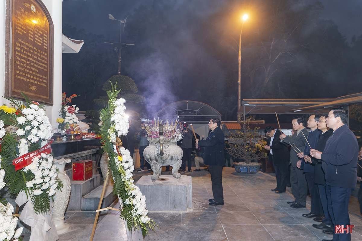 Thủ tướng Chính phủ dâng hương tại Khu di tích Ngã ba Đồng Lộc