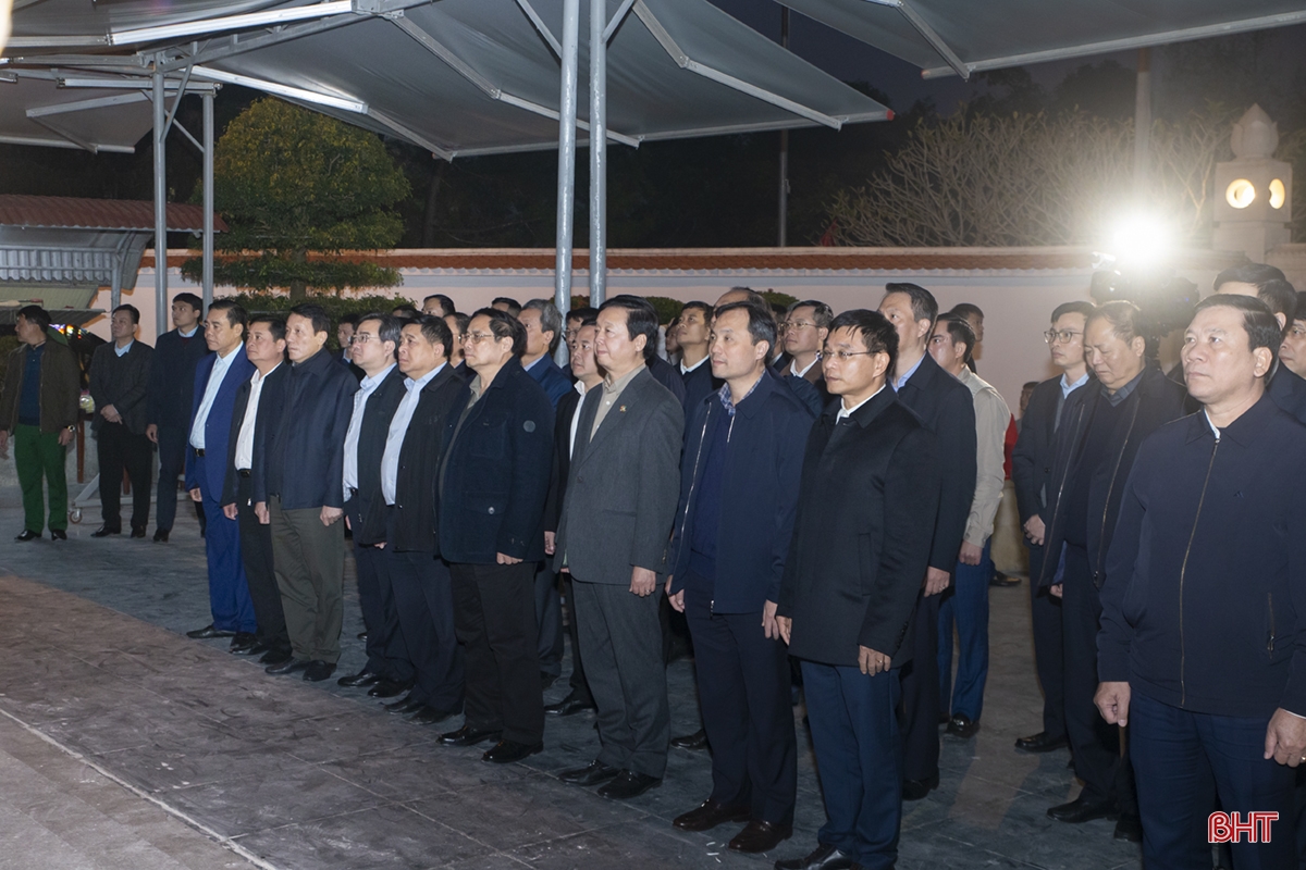 Thủ tướng Chính phủ dâng hương tại Khu di tích Ngã ba Đồng Lộc