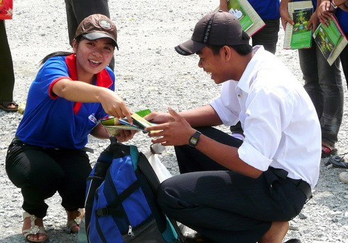 10g24, gần trưa nhưng phe “tóc dài” vẫn luôn rạng rỡ nụ cười - Ảnh: Bá Lộc