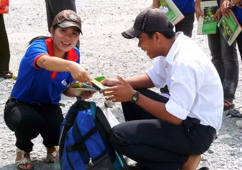 10g24, gần trưa nhưng phe “tóc dài” vẫn luôn rạng rỡ nụ cười - Ảnh: Bá Lộc