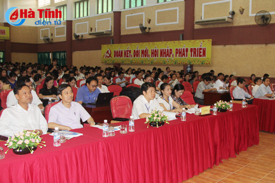 Đại học Hà Tĩnh trao thưởng 9 đề tài nghiên cứu khoa học xuất sắc